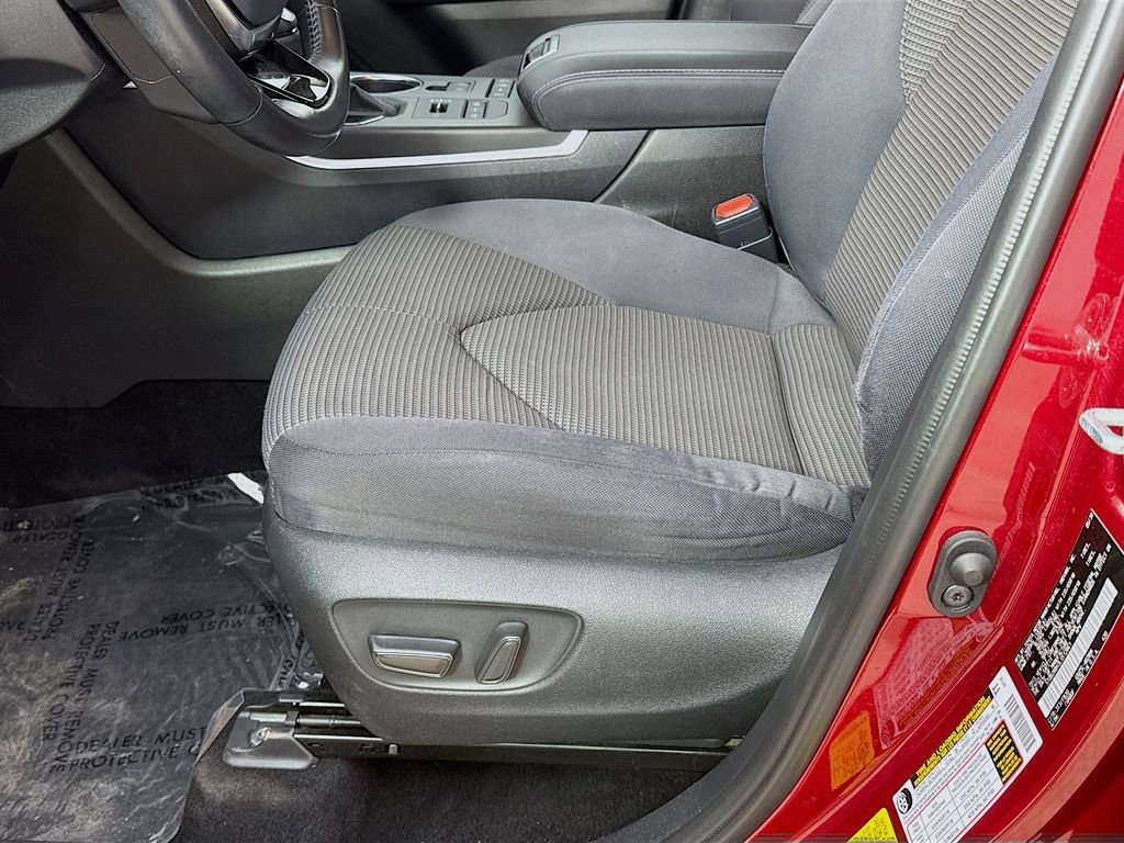 Used 2020 Toyota Highlander LE AWD/4WD image 22