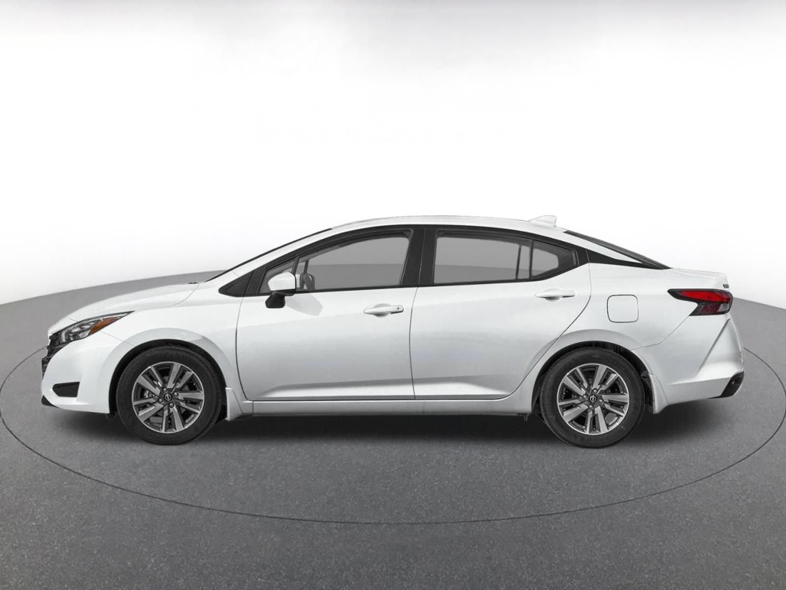 Used 2025 Nissan Versa SV FWD image 3