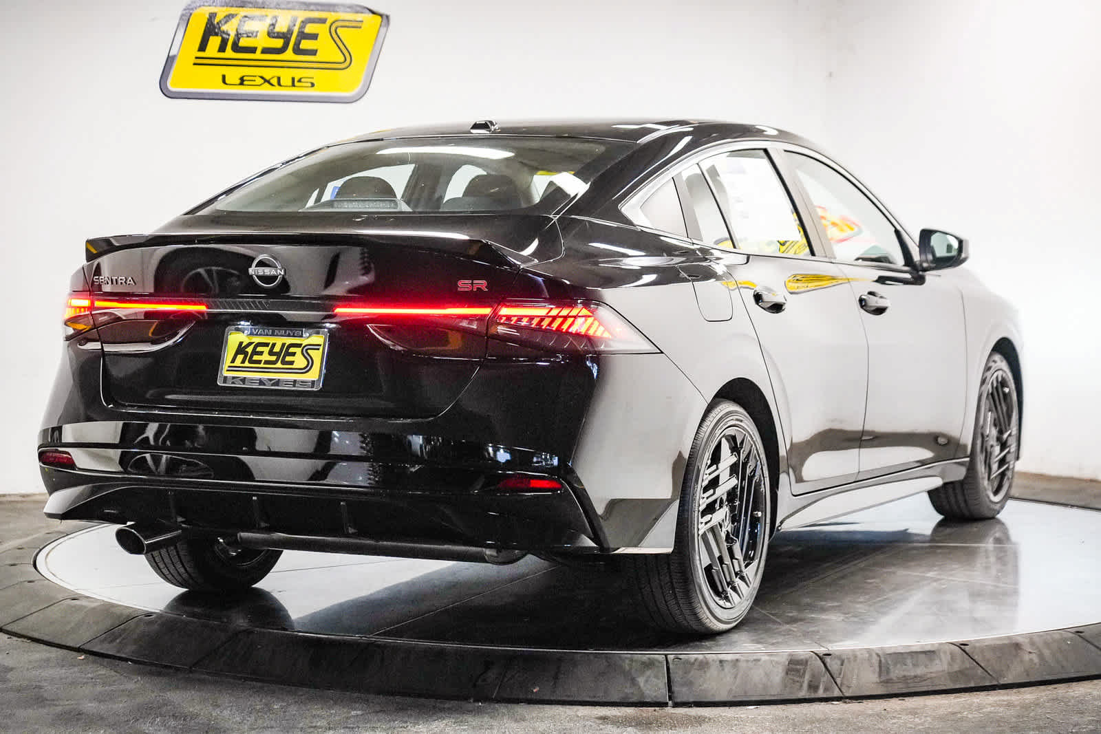 Used 2026 Nissan Sentra SR w/ Floor Mat Package FWD image 6