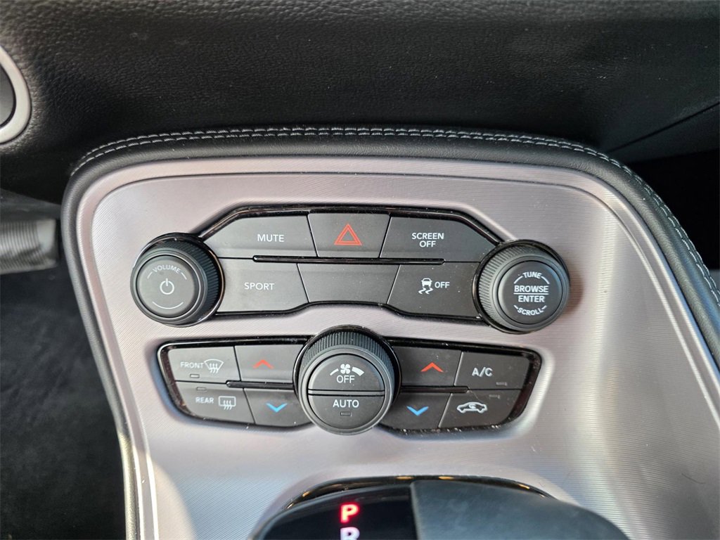 Used 2023 Dodge Challenger SXT image 21