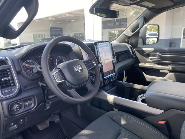 New 2026 RAM 1500 4x4 Crew Cab image 11