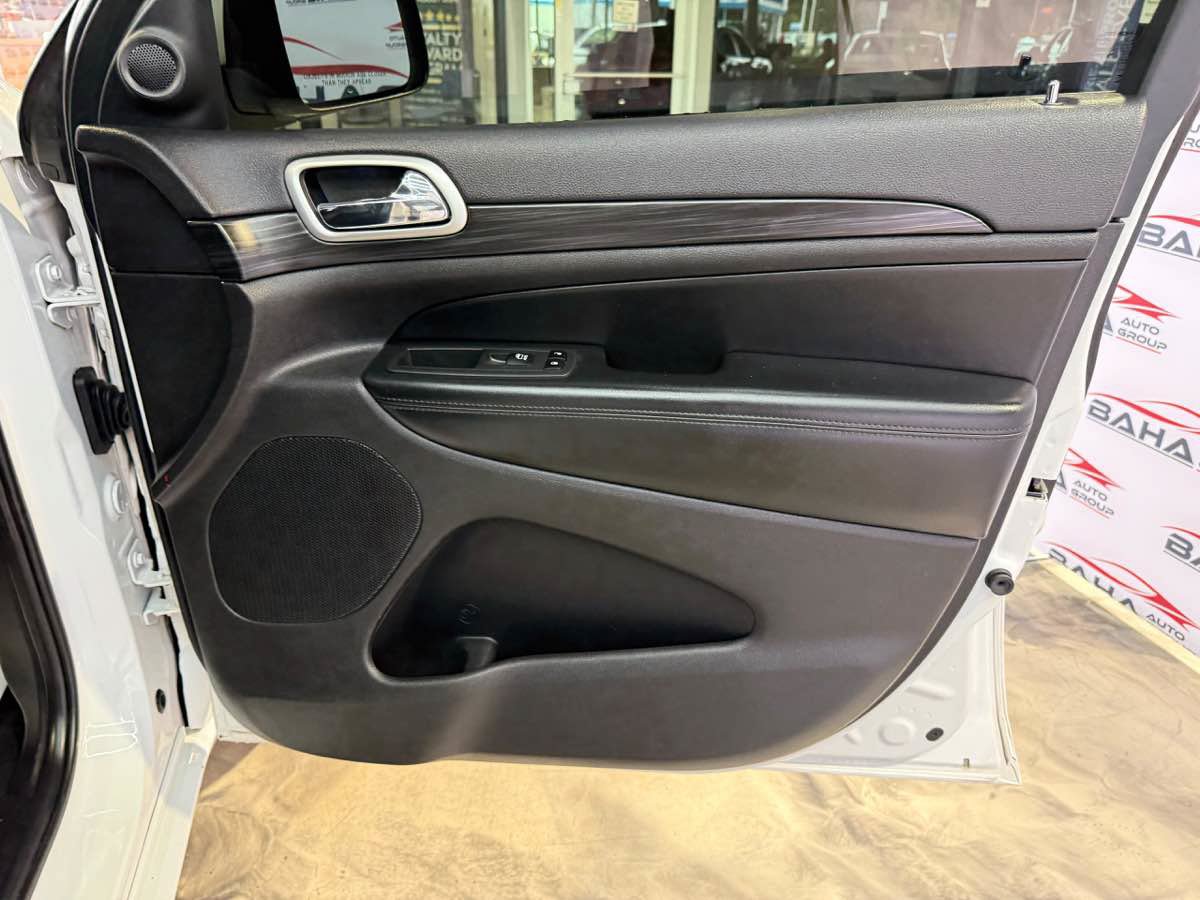 Used 2019 Jeep Grand Cherokee Altitude AWD/4WD image 48