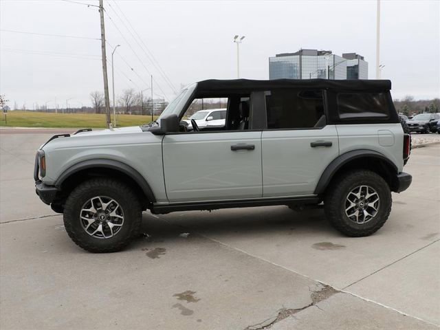 Used 2021 Ford Bronco Badlands image 3