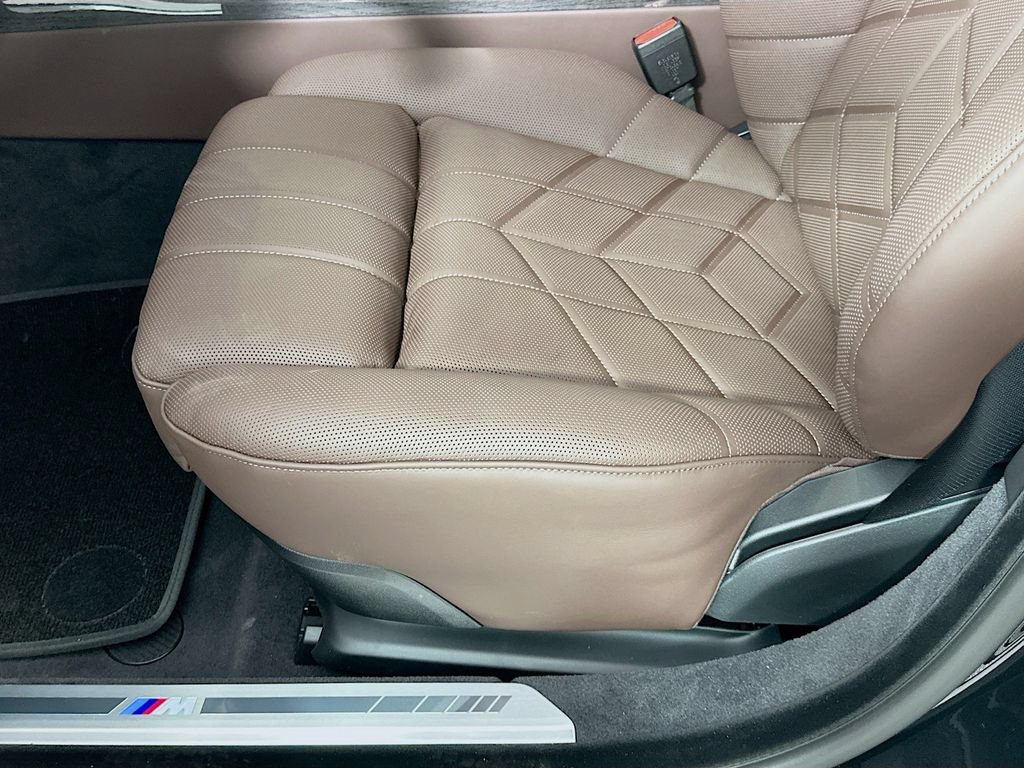 New 2026 BMW 750e xDrive AWD/4WD image 21