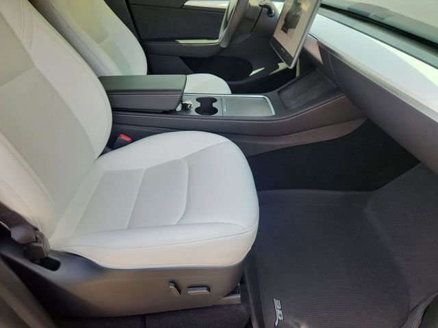 Used 2024 Tesla Model Y Performance image 27