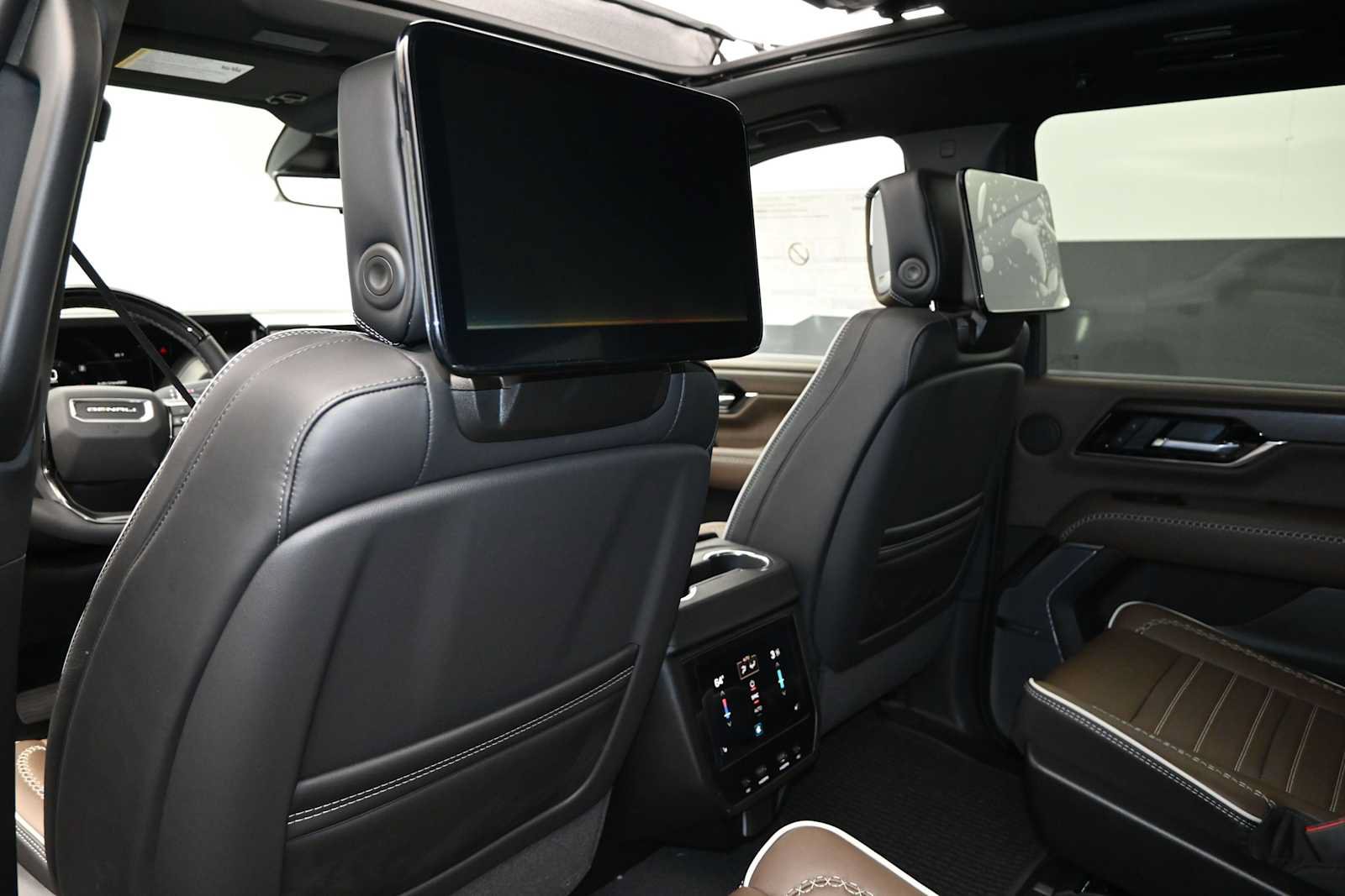 New 2026 GMC Yukon XL Denali Ultimate AWD/4WD image 29