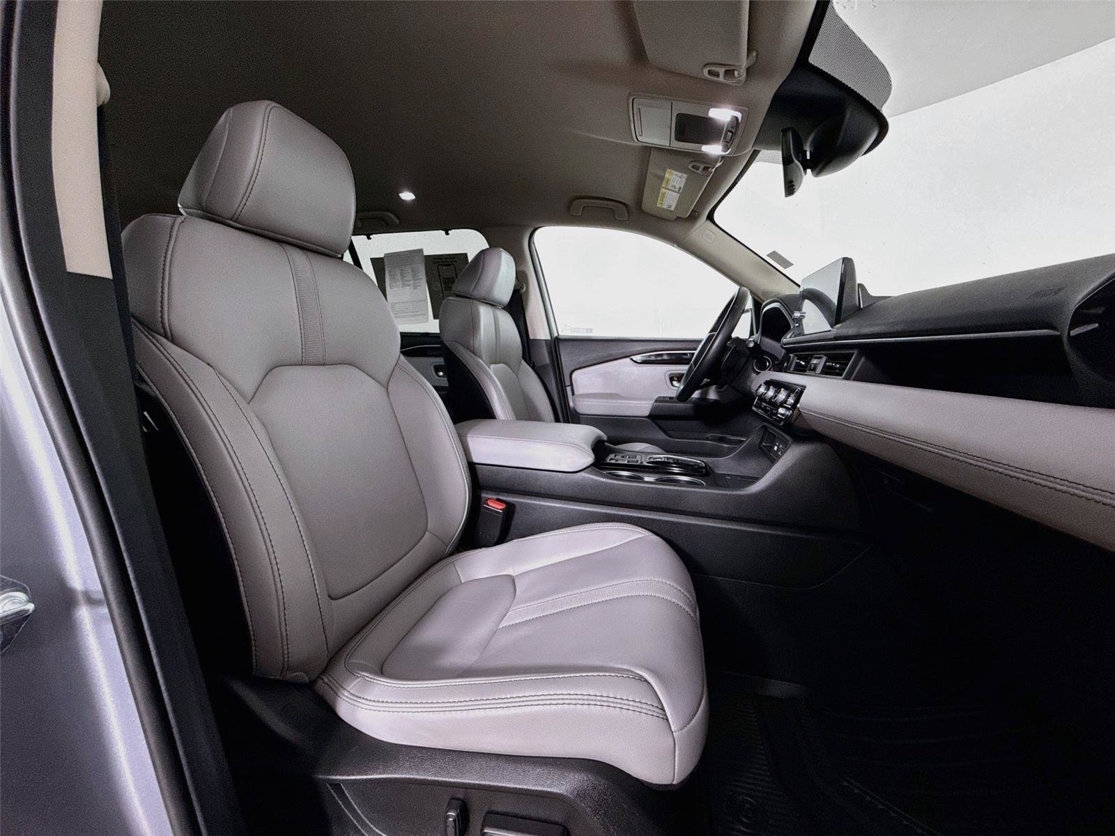 Used 2025 Honda Pilot EX-L image 29