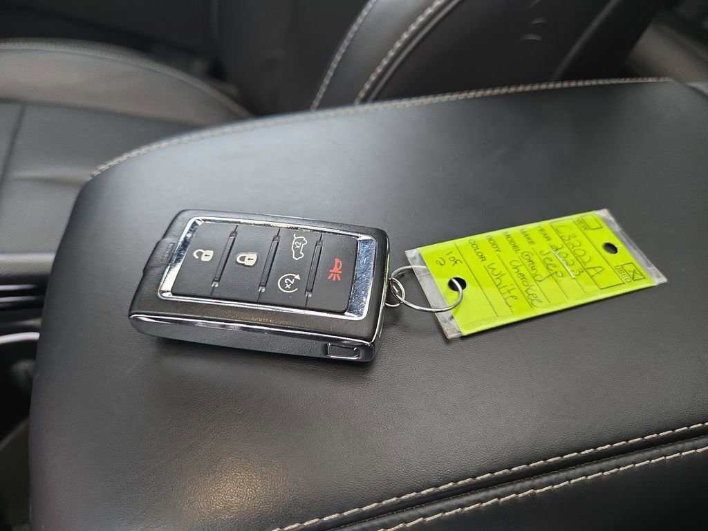 Used 2023 Jeep Grand Cherokee Overland w/ Luxury Tech Group IV image 33