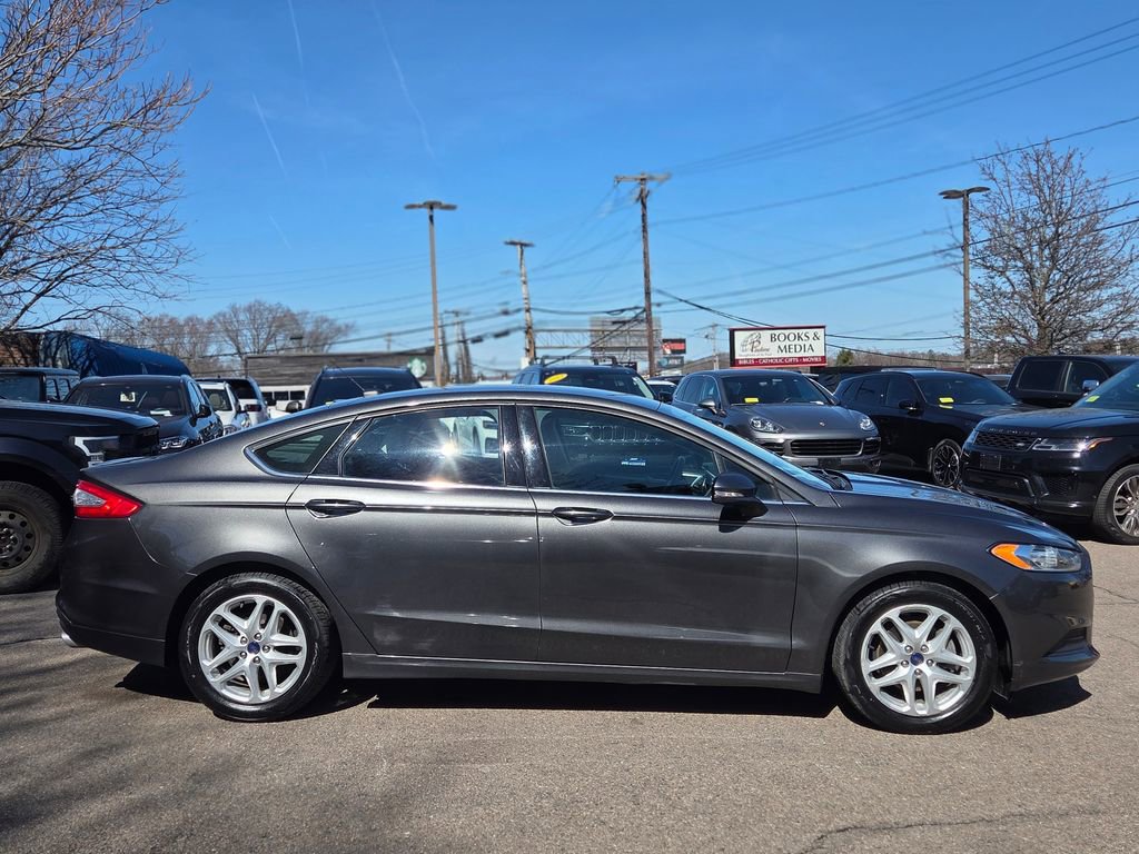 Used 2016 Ford Fusion SE image 7
