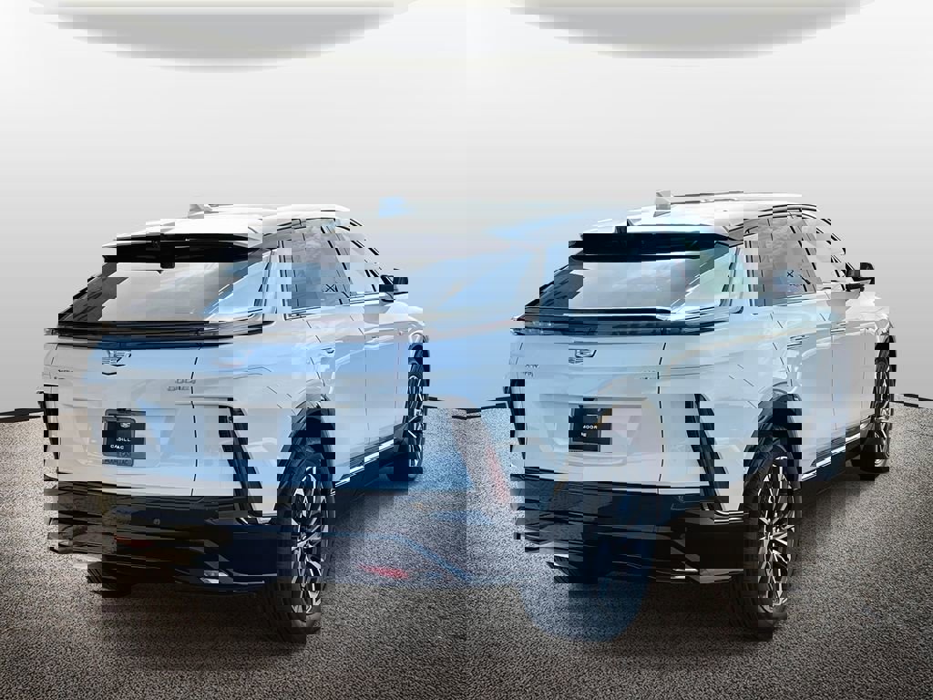 New 2025 Cadillac Lyriq Sport video 2