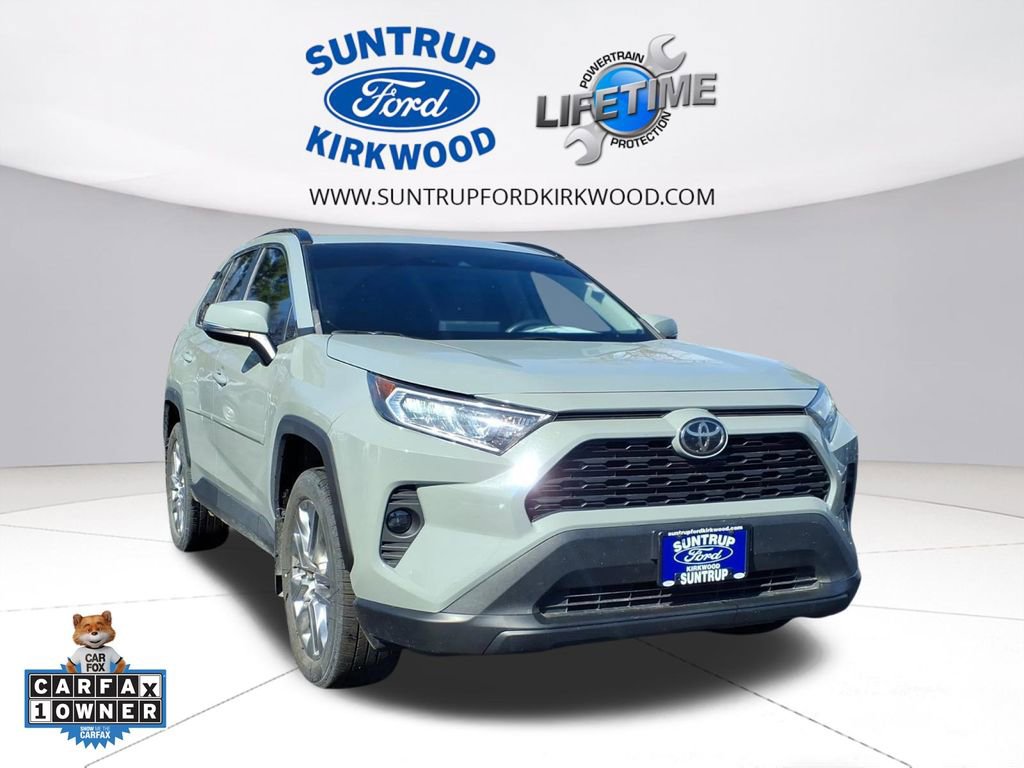 Used 2021 Toyota RAV4 XLE Premium image 1