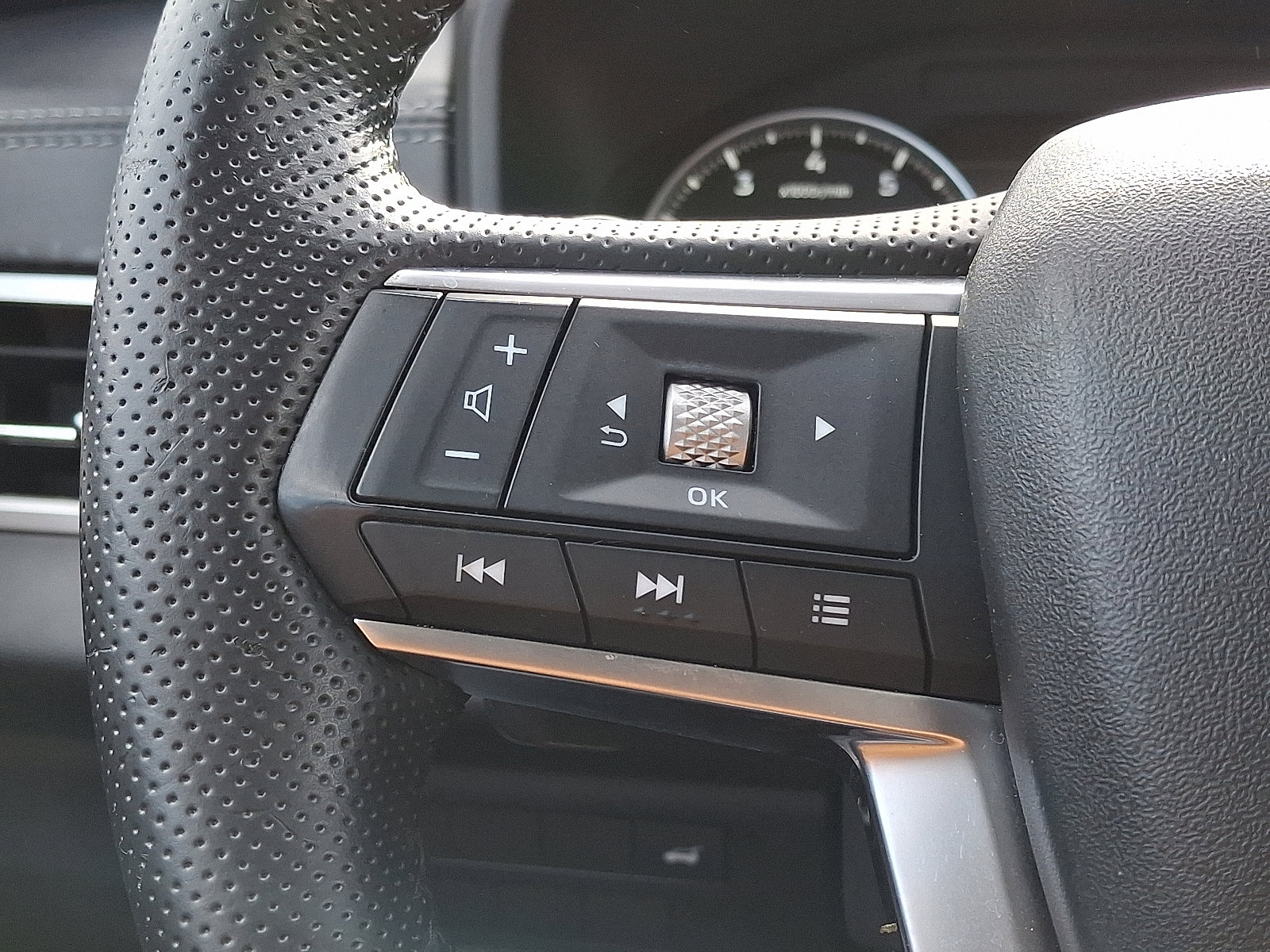 Used 2022 Mitsubishi Outlander SE image 24