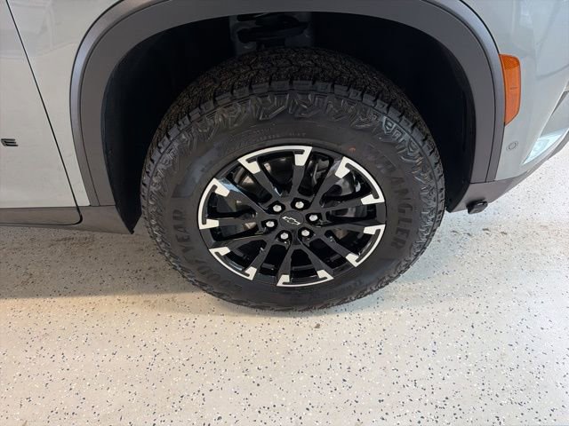 Used 2025 Chevrolet Traverse Z71 w/ Enhanced Driving Package image 13