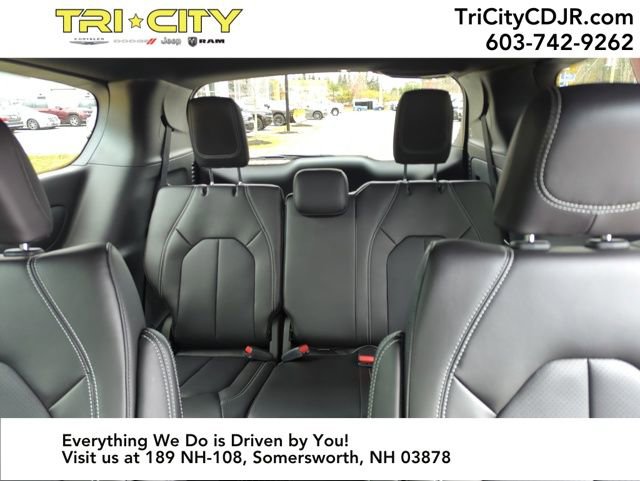 New 2026 Chrysler Voyager LX image 25