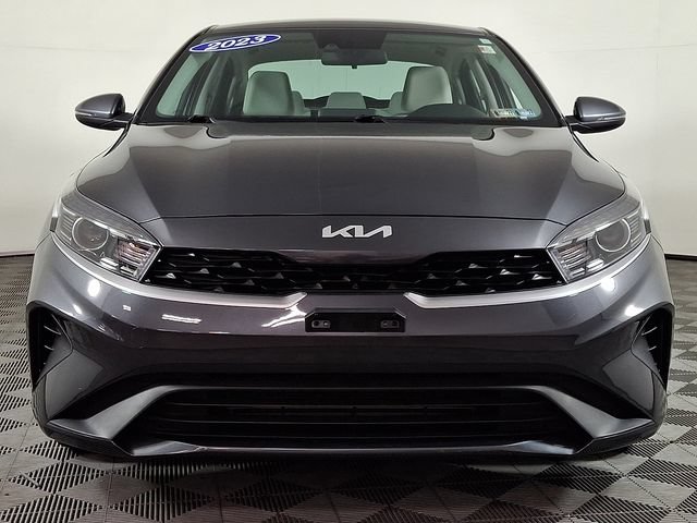 Used 2023 Kia Forte LXS w/ LXS Technology Package FWD image 5