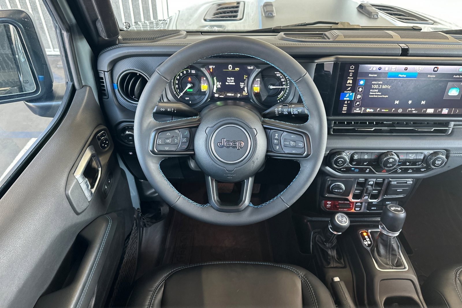 Used 2024 Jeep Wrangler Unlimited Rubicon 4xe AWD/4WD image 13