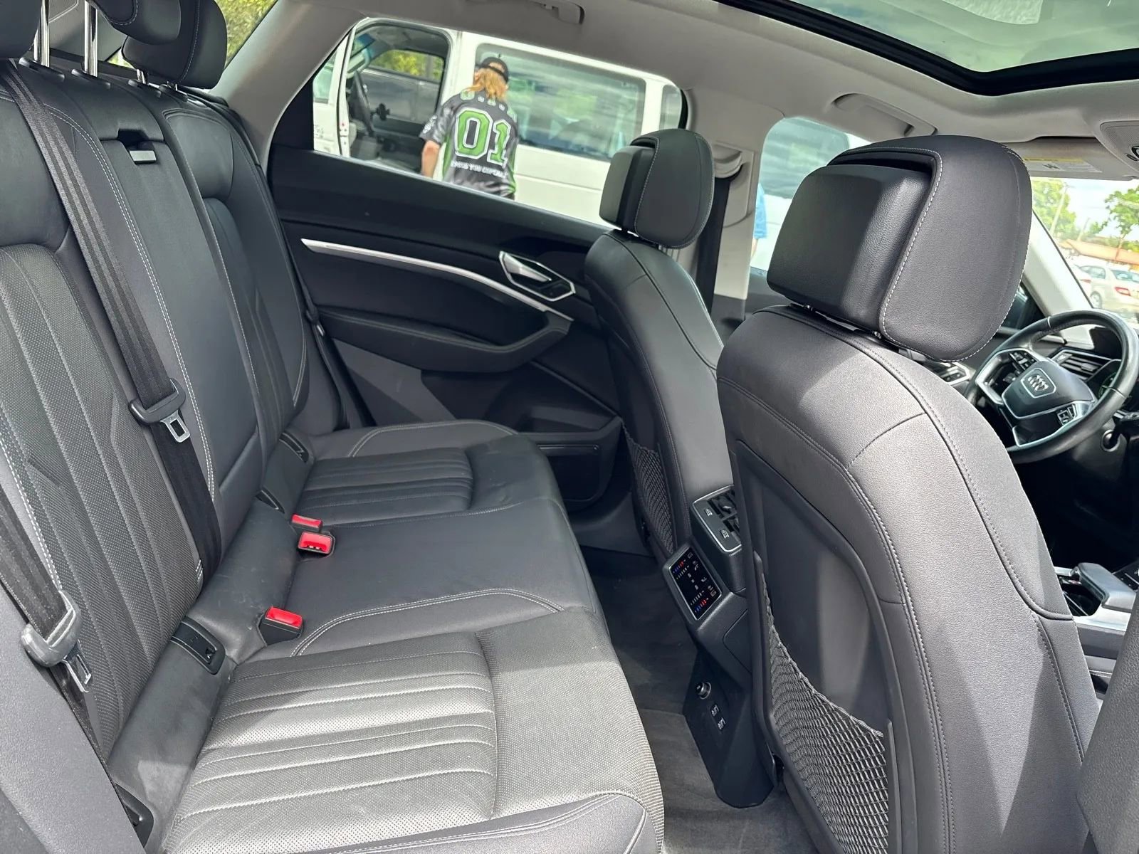 Used 2019 Audi e-tron Premium Plus image 12