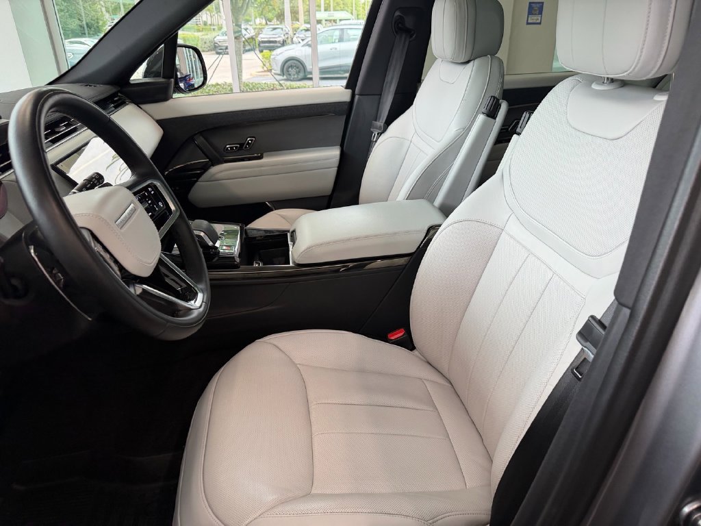 Used 2024 Land Rover Range Rover Sport SE AWD/4WD image 10