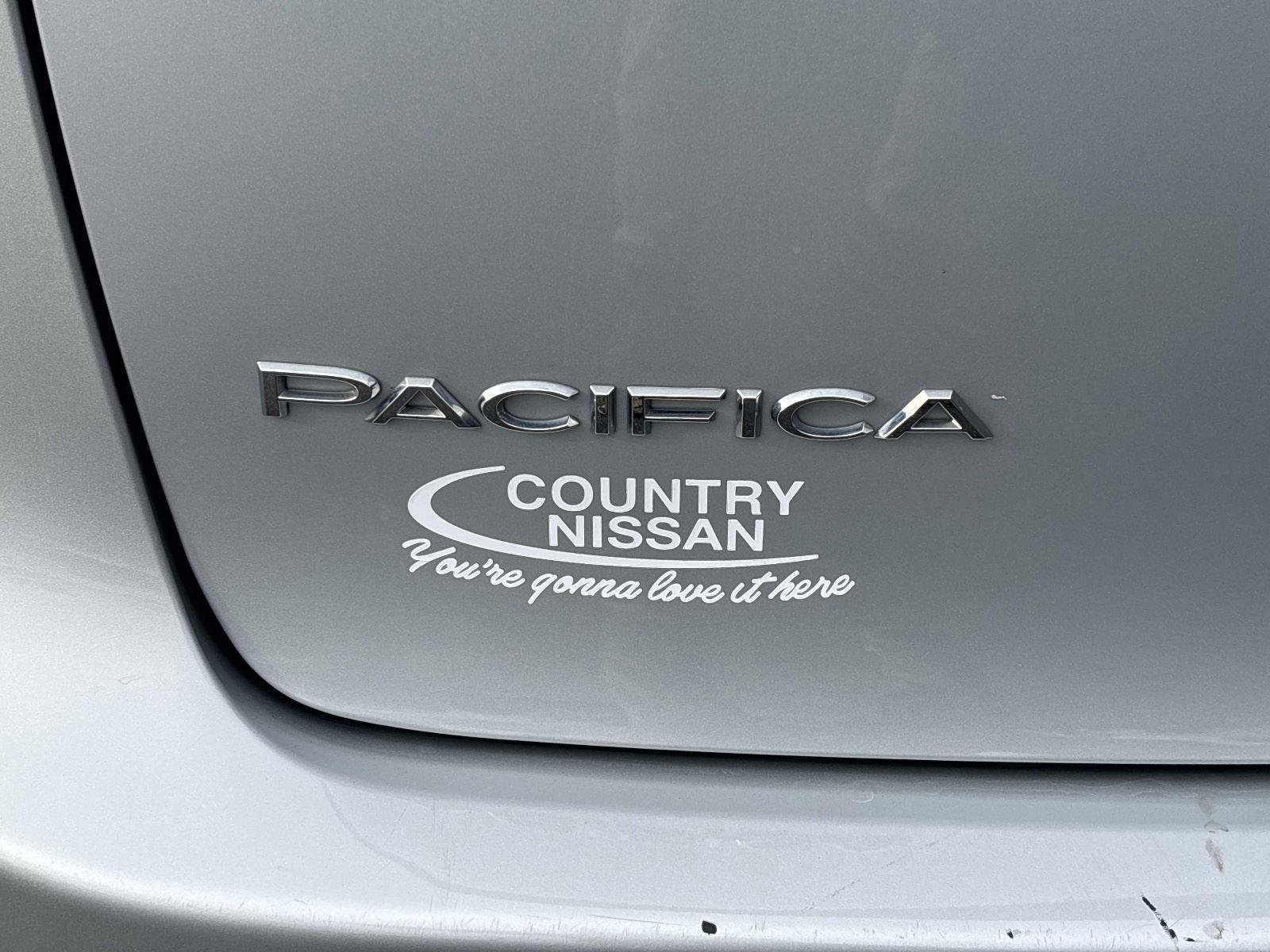 Used 2024 Chrysler Pacifica Limited image 11