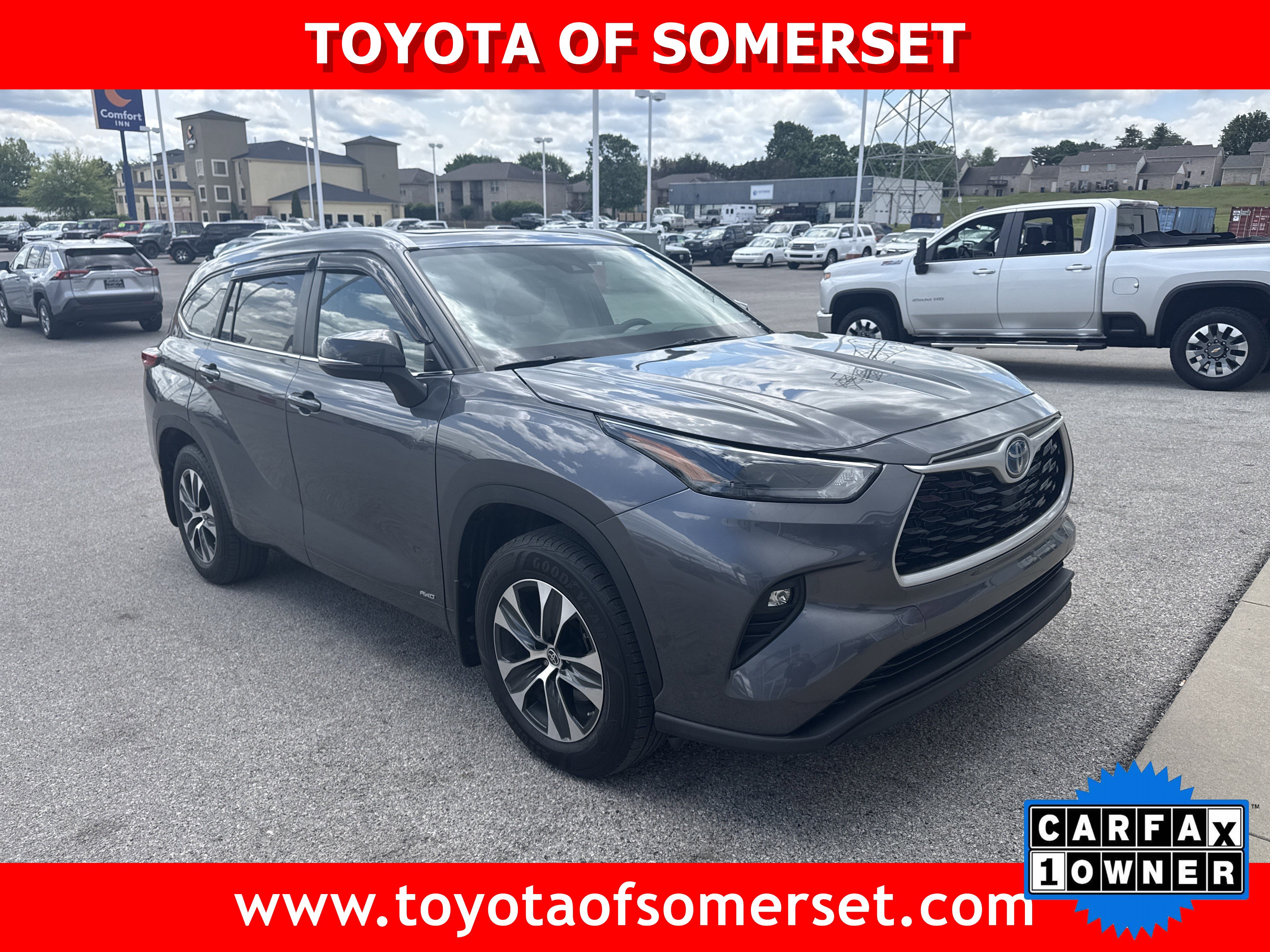 Used 2023 Toyota Highlander XLE AWD/4WD image 1