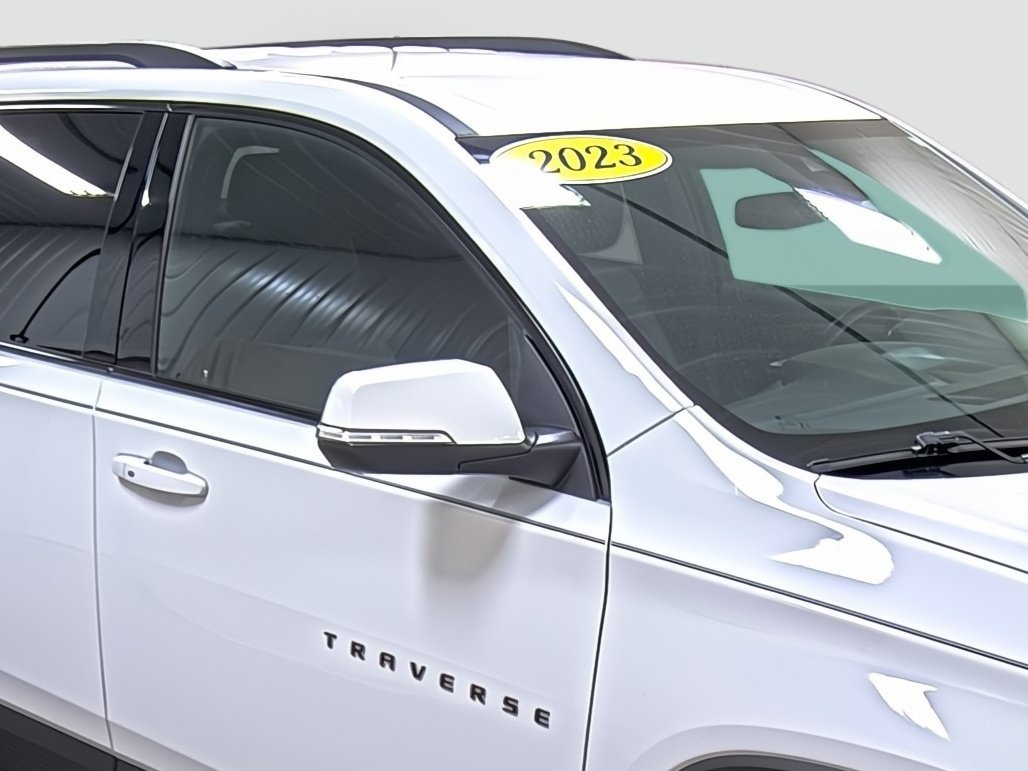 Used 2023 Chevrolet Traverse LT w/ Midnight/Sport Edition FWD image 15