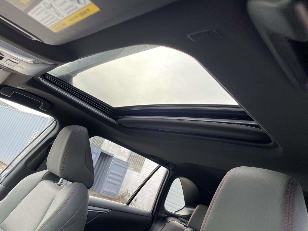 Used 2023 Toyota RAV4 SE image 19