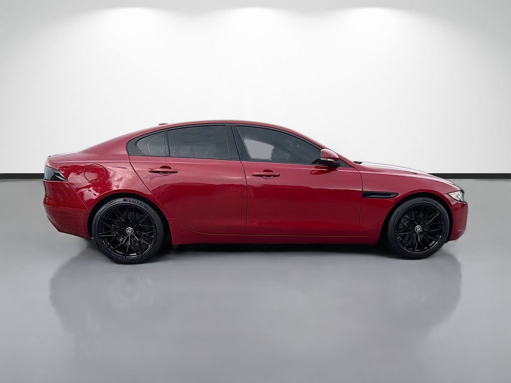 Used 2017 Jaguar XE Premium RWD image 2