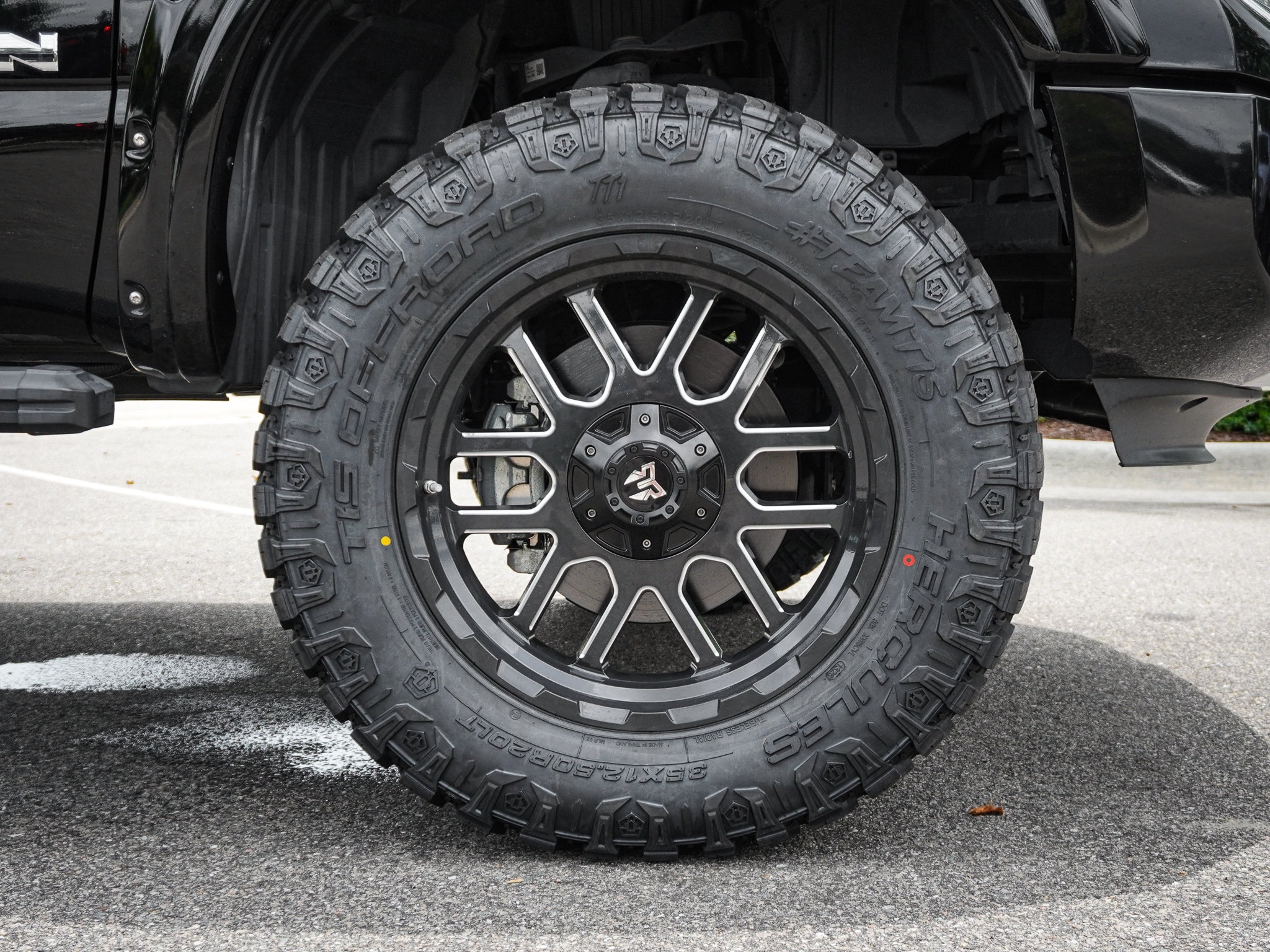Used 2021 Nissan Titan SV w/ SV Convenience Package AWD/4WD image 13