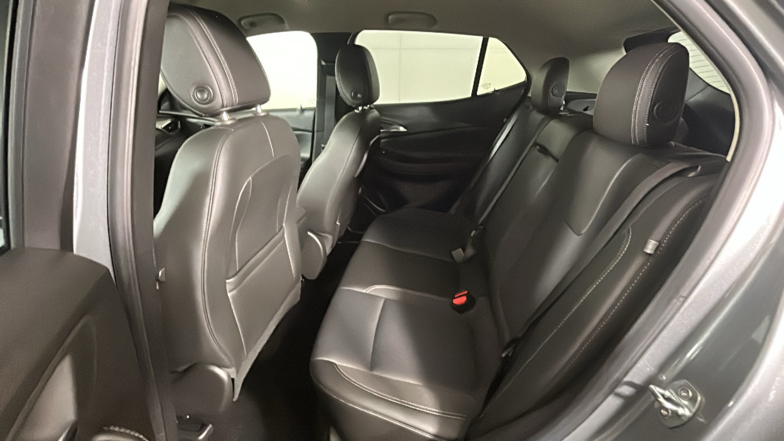 Used 2023 Buick Encore GX Select w/ Sport Touring Package FWD image 32