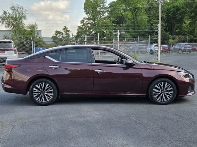 Certified 2024 Nissan Altima 2.5 SV FWD image 5