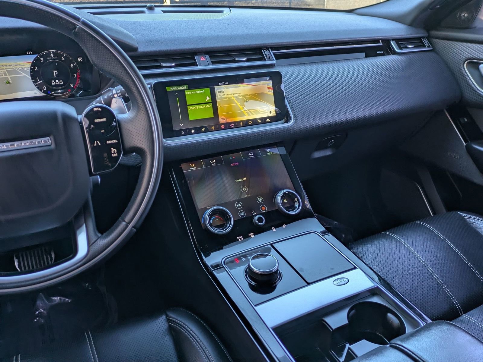 Used 2020 Land Rover Range Rover Velar R-Dynamic S image 9