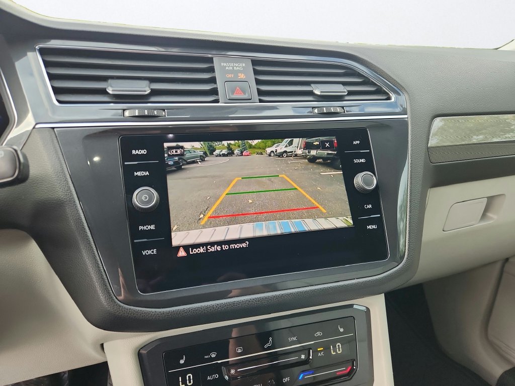 Certified 2023 Volkswagen Tiguan SE FWD image 17