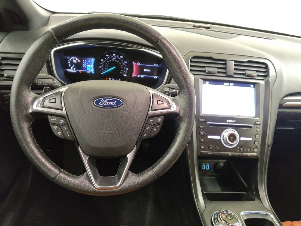 Used 2019 Ford Fusion Titanium image 22