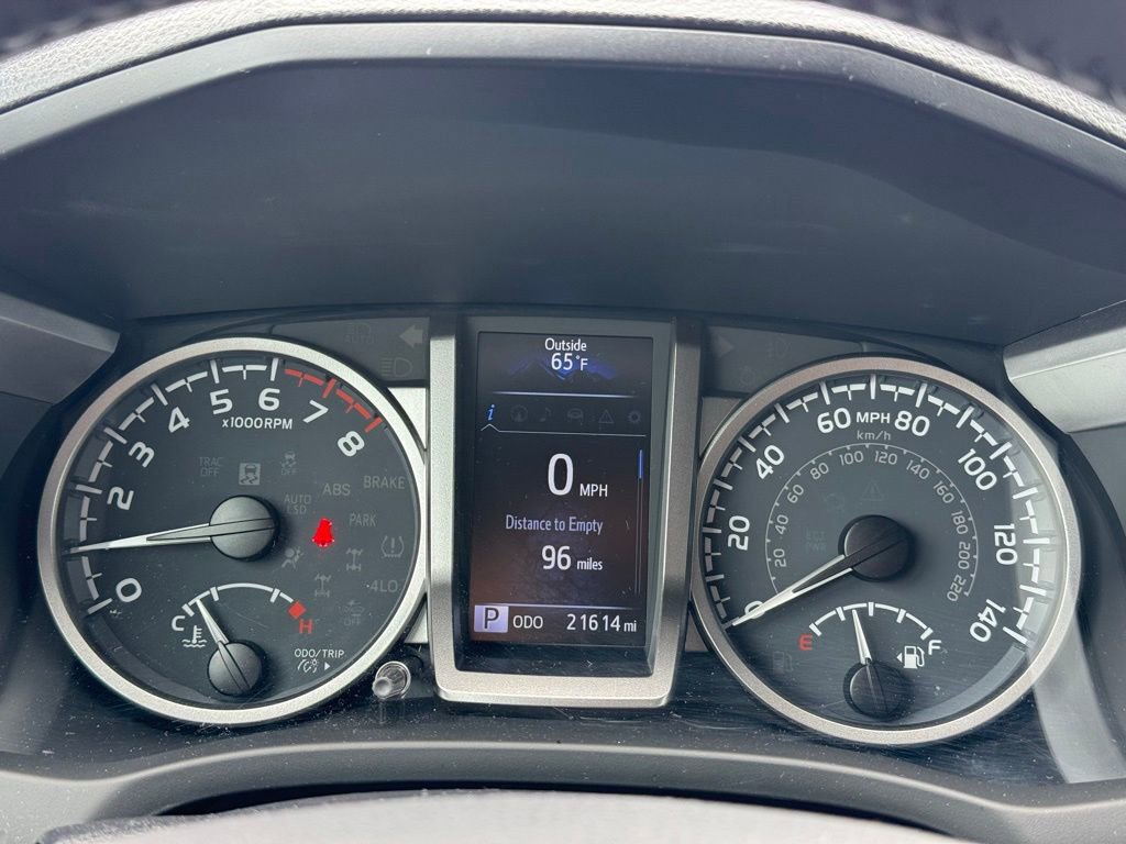 Used 2022 Toyota Tacoma Limited AWD/4WD image 10