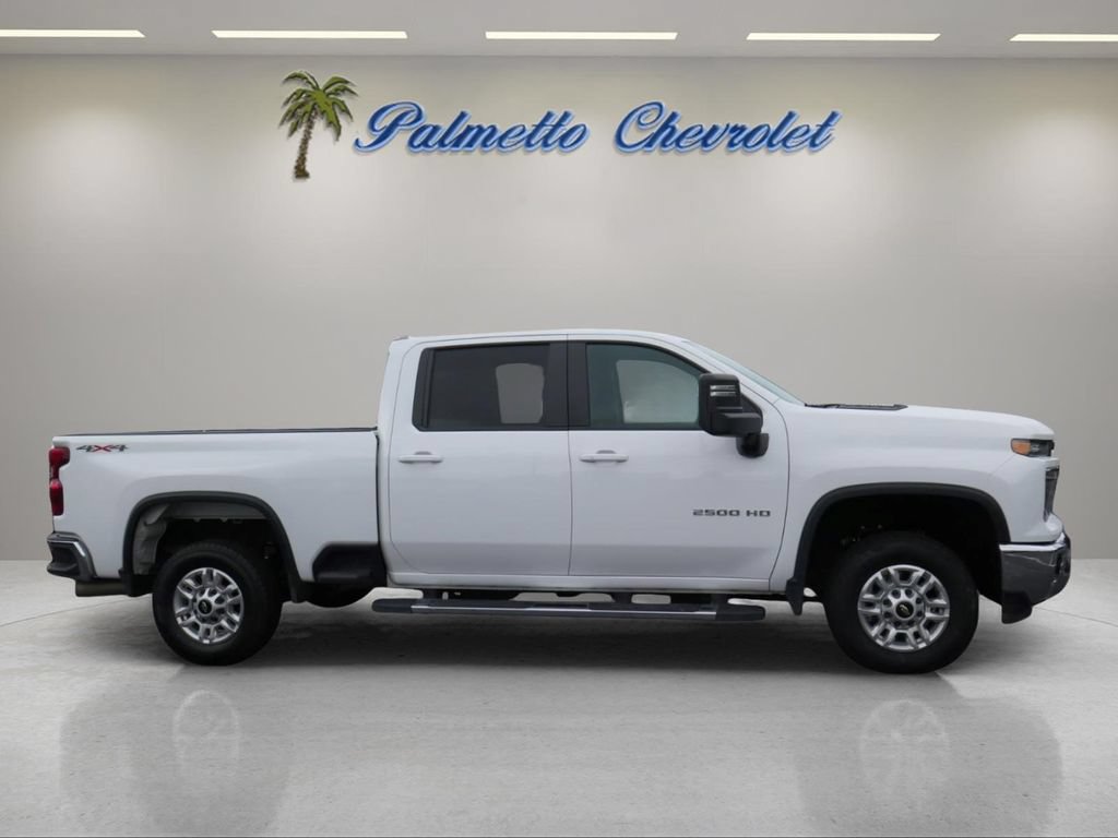 Used 2025 Chevrolet Silverado 2500 LT w/ Convenience Package AWD/4WD image 2