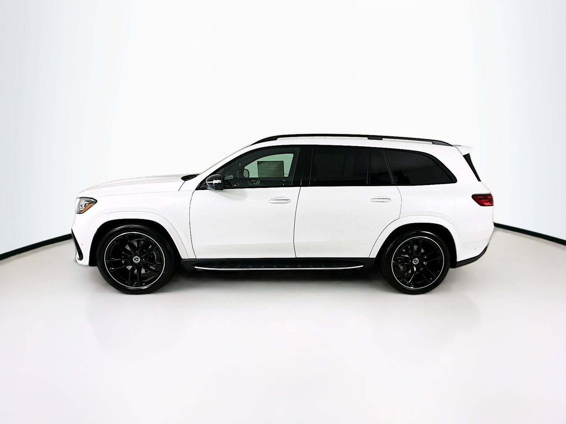 New 2026 Mercedes-Benz GLS 580 4MATIC image 5