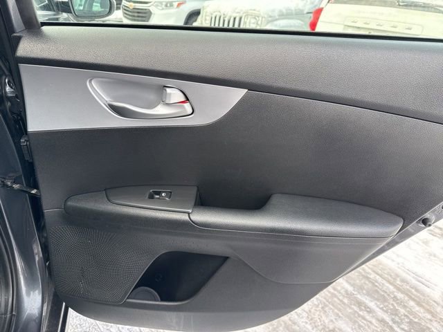 Used 2023 Kia Forte LXS image 39