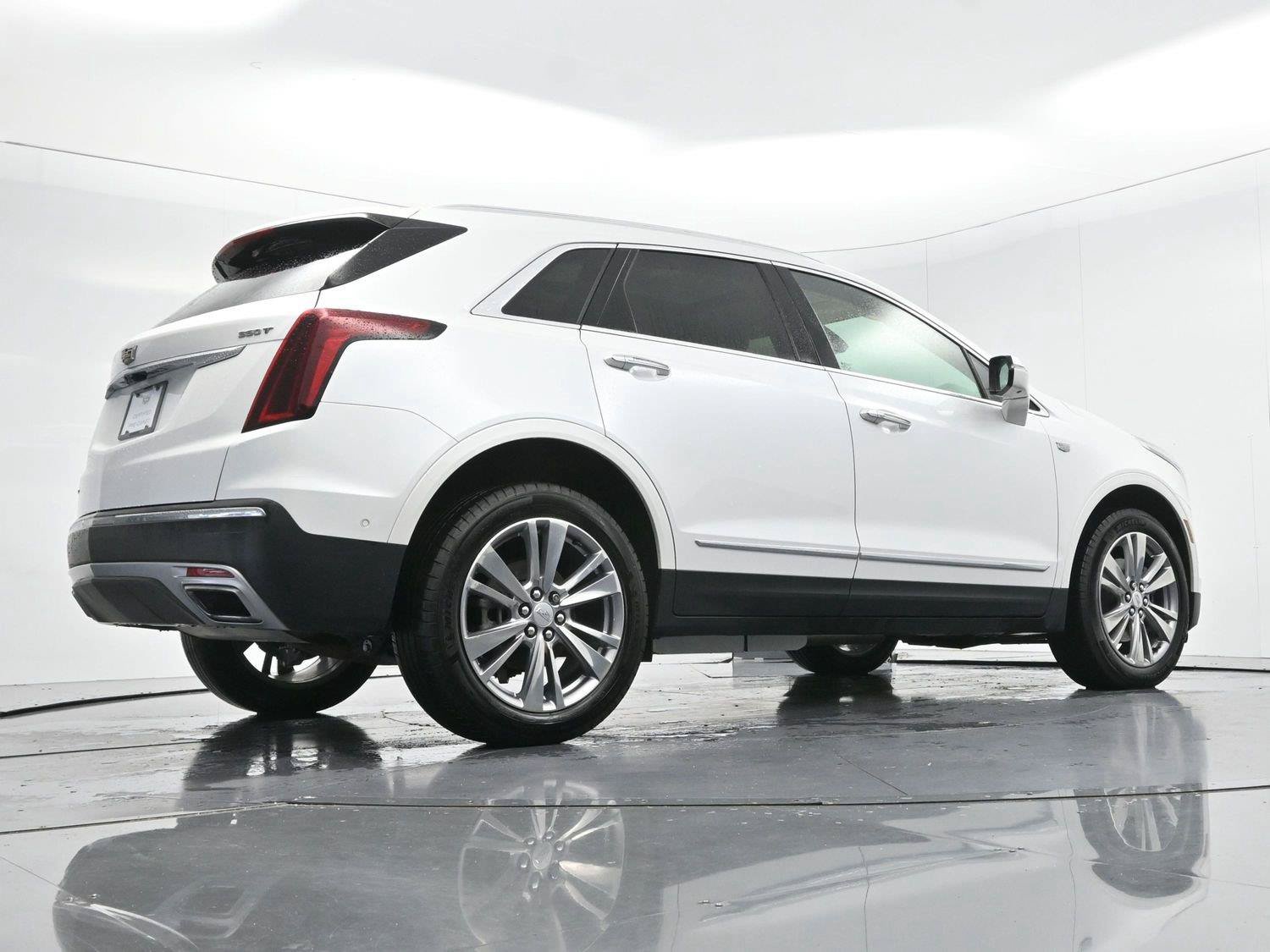 Certified 2024 Cadillac XT5 Premium Luxury w/ Technology Package AWD/4WD image 50