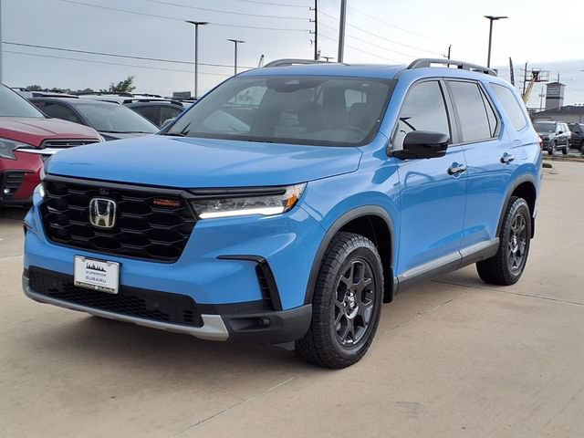 Used 2025 Honda Pilot TrailSport video 3