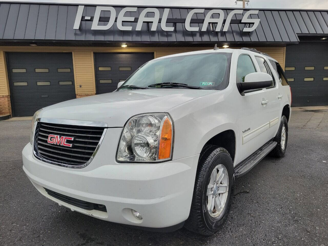 Used 2014 GMC Yukon SLT AWD/4WD image 1