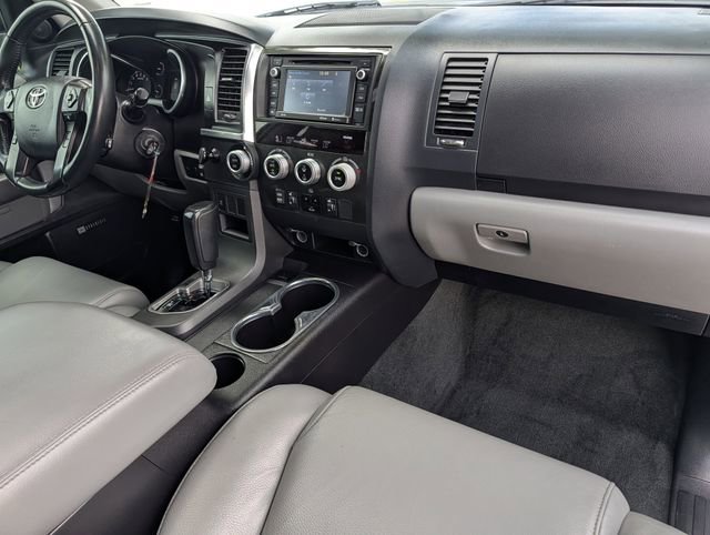 Used 2018 Toyota Sequoia Limited w/ Safety & Convenience Package image 34