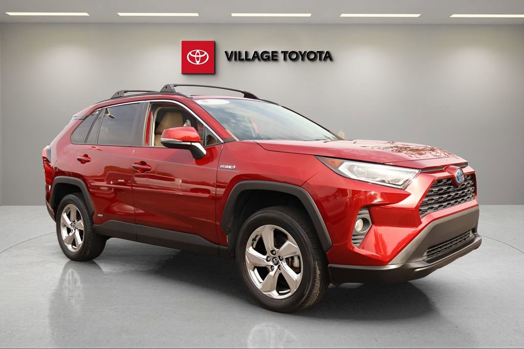 Certified 2021 Toyota RAV4 XLE Premium AWD/4WD image 7