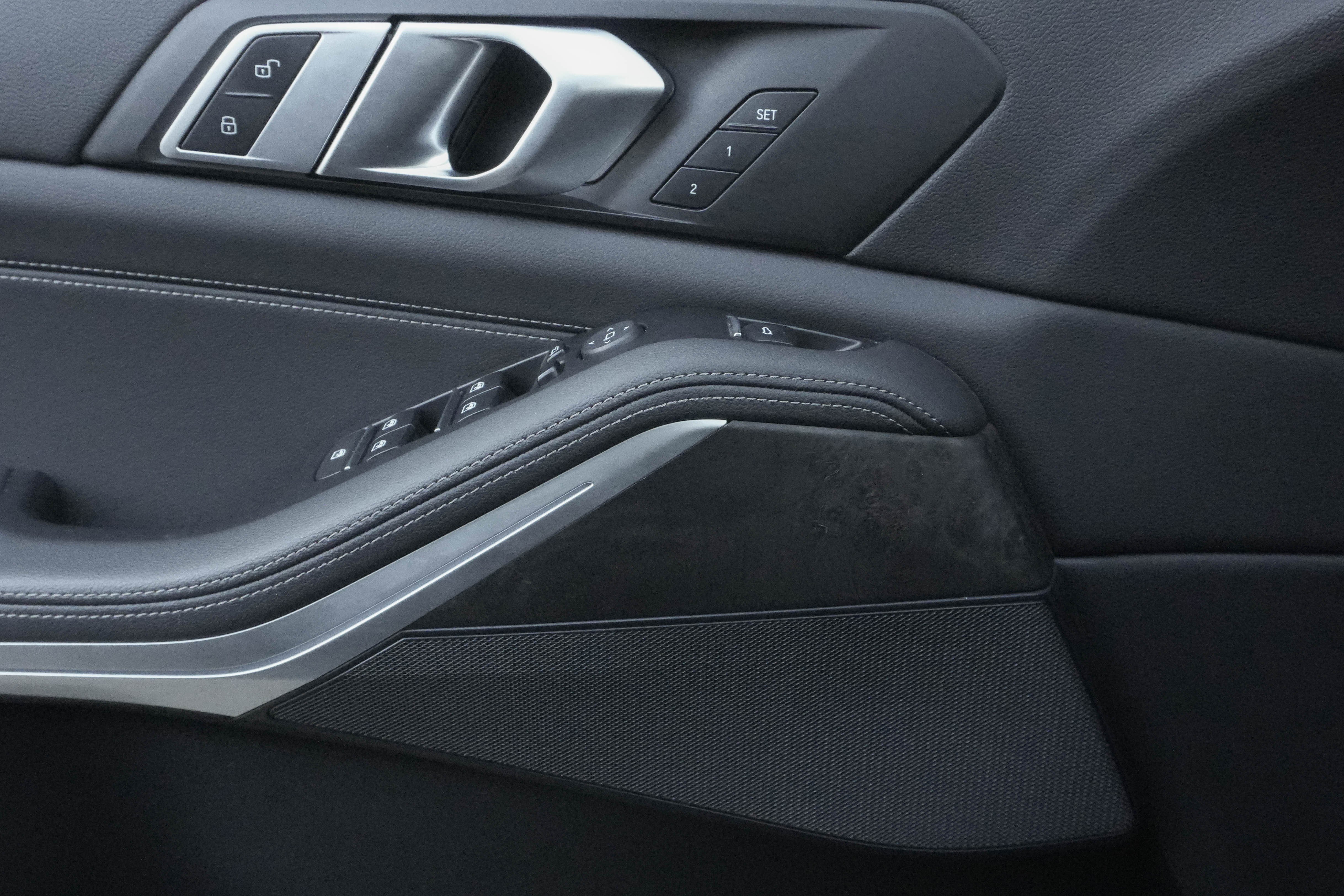 Used 2022 BMW X5 xDrive40i w/ M Sport Package image 13