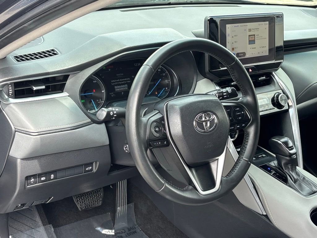 Used 2023 Toyota Venza LE image 10