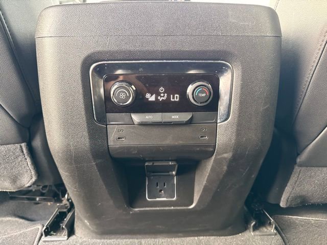 Used 2025 Chevrolet Tahoe LT image 27