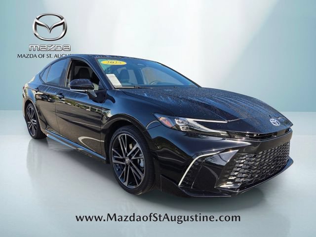 Used 2025 Toyota Camry XSE FWD image 17