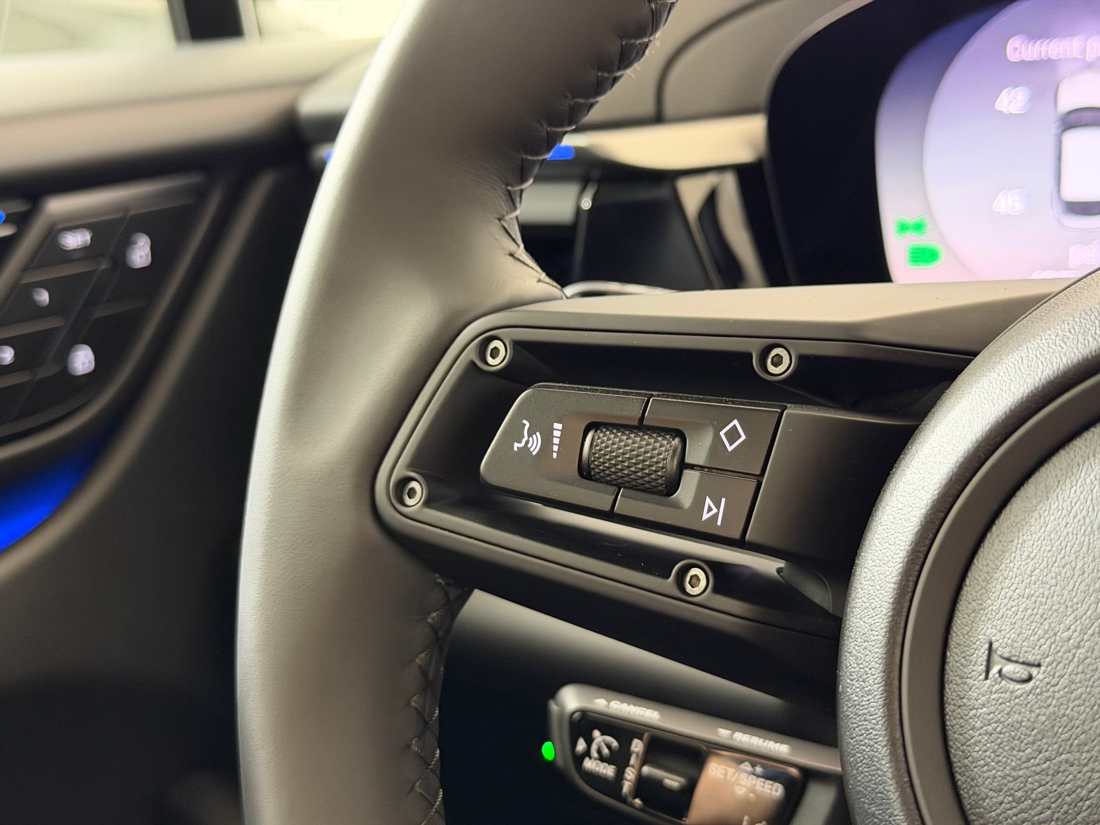 Used 2026 Porsche Macan Electric RWD image 19
