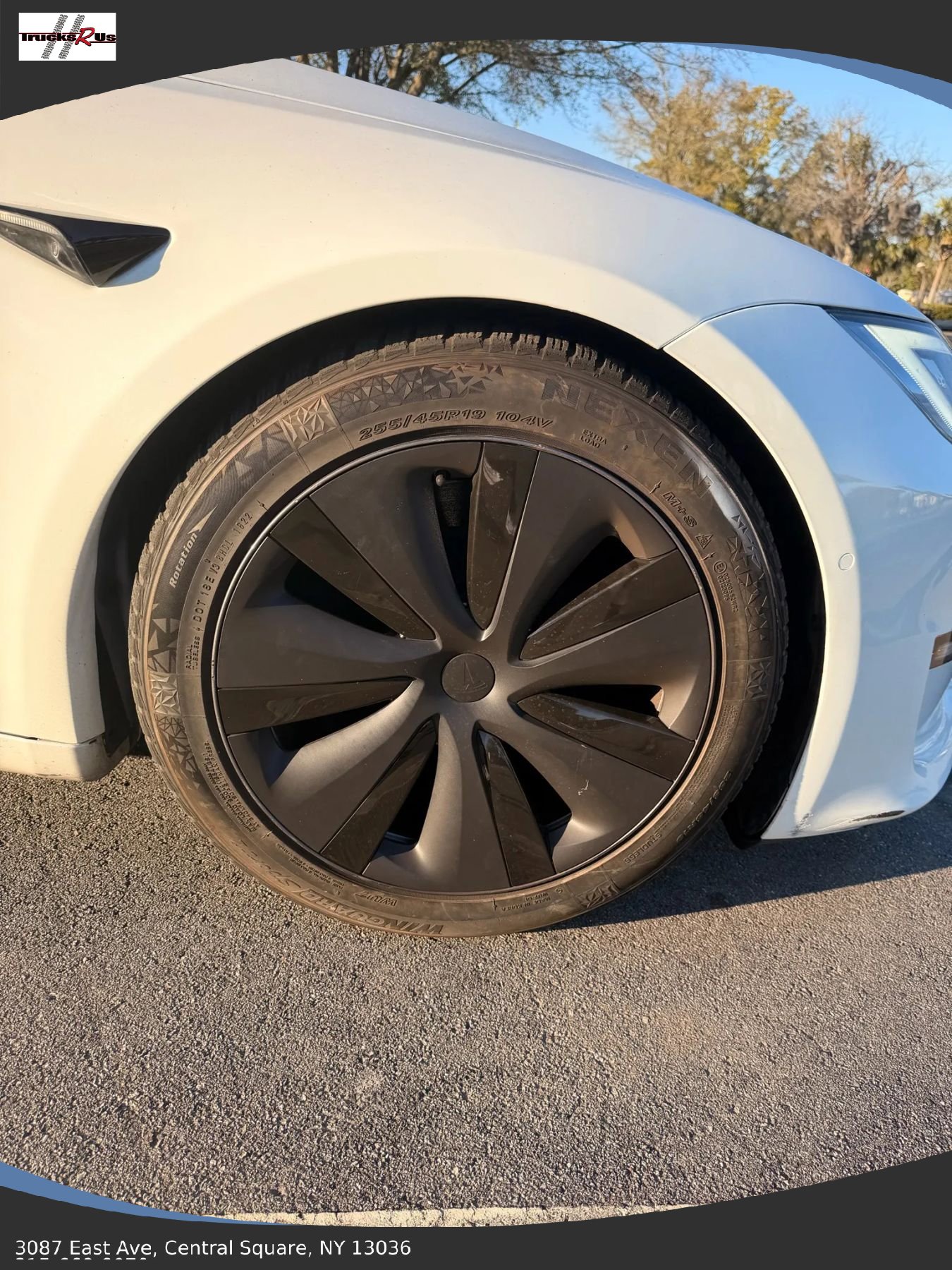 Used 2021 Tesla Model S Plaid image 10