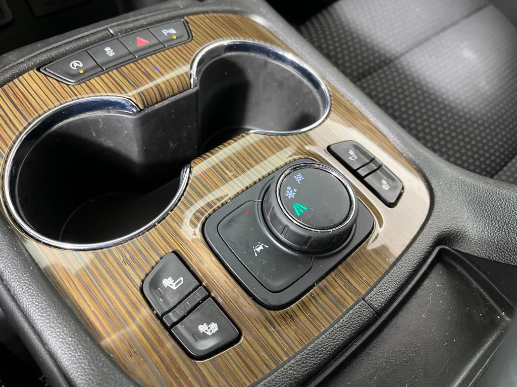Certified 2022 GMC Acadia SLE w/ Driver Convenience Package FWD image 35