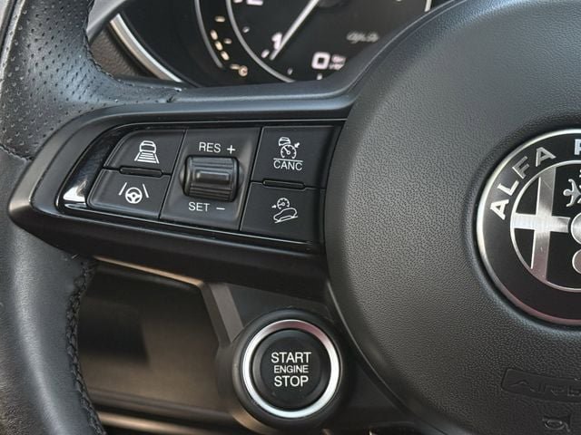 Used 2022 Alfa Romeo Stelvio Veloce AWD/4WD image 14
